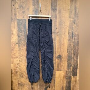 Lululemon dance studio lined pants black size 6 tall EUC